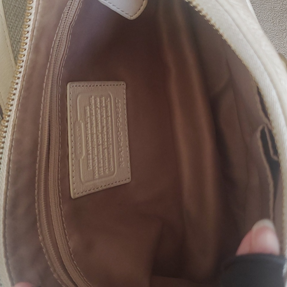 Coach purse - Picture 4 of 8